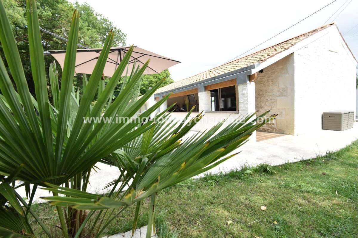 Maison à TONNAY-CHARENTE