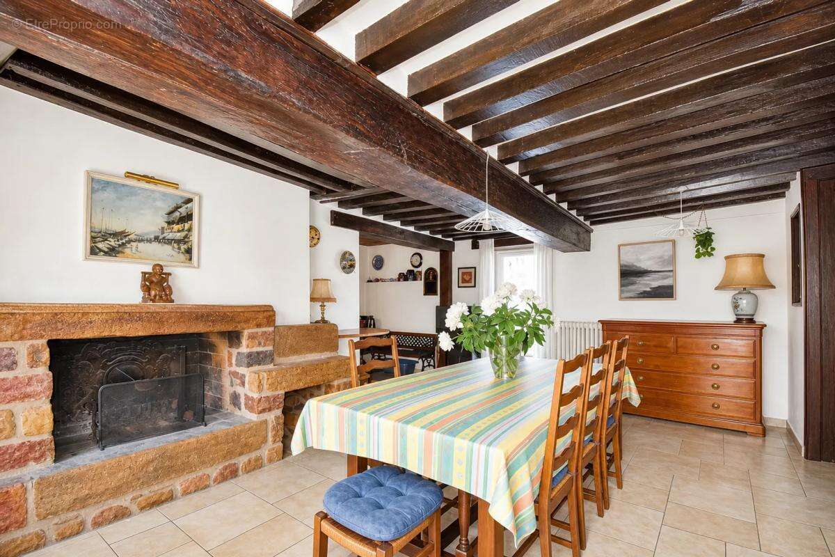 Maison familiale de 319 m² à Saintigny, 10 pièces - photo 12