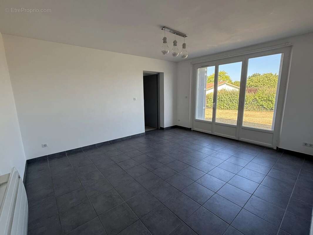 Maison T4 neuve de plain pied avec garage sur 1827m2 de terrain, proche Nogaro - photo 4