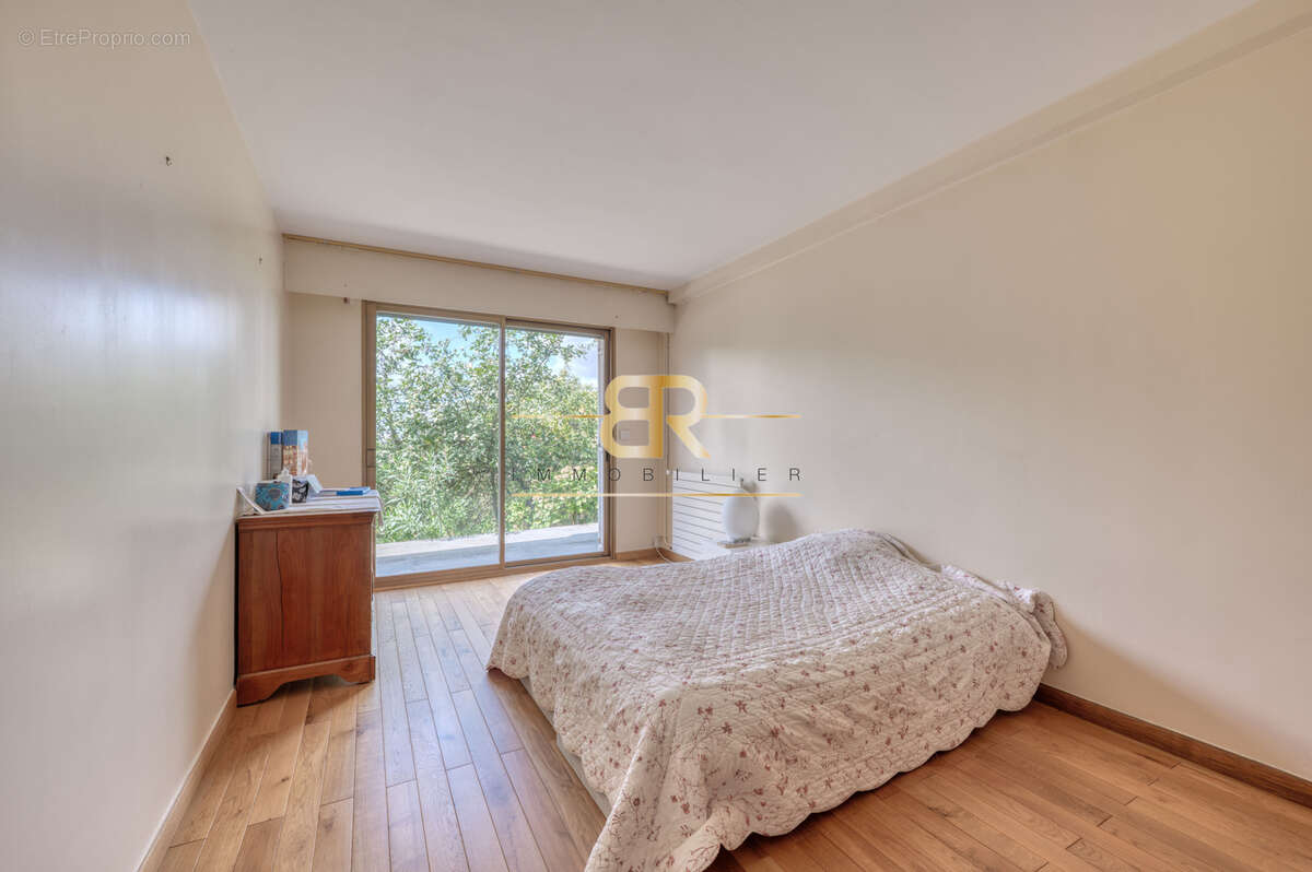 Maison à CHENNEVIERES-SUR-MARNE