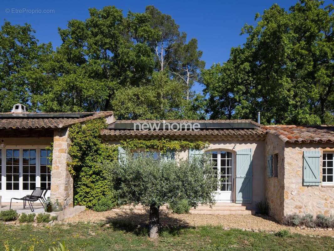 Villa joliment rénovée avec piscine dans un cadre verdoyant - photo 22