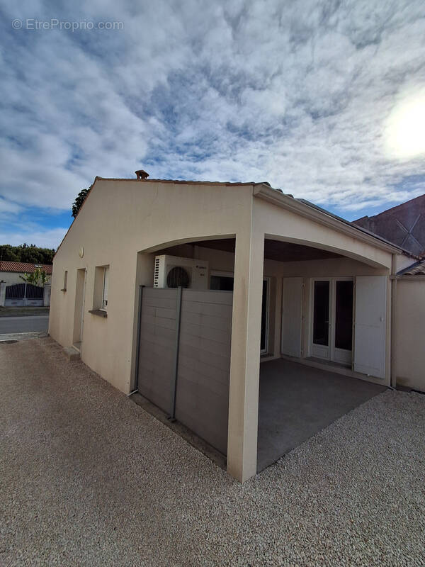 Maison à CROIX-CHAPEAU