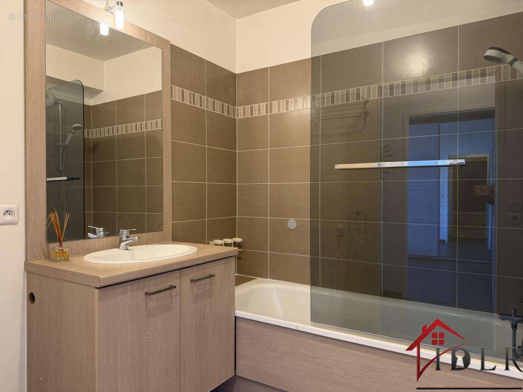 Appartement à LE BLANC-MESNIL