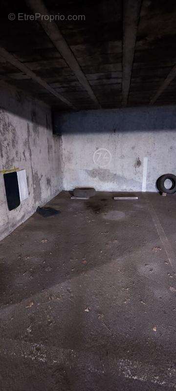 Parking à SAINT-QUENTIN