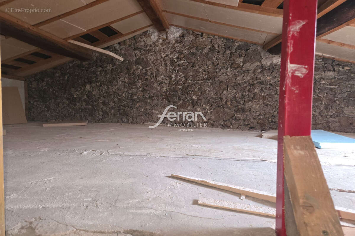 Appartement à SALERNES