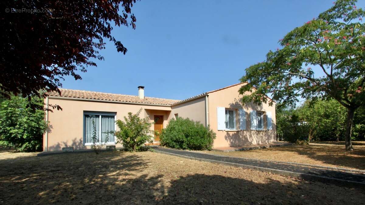 Maison à vendre 6 pièces SAINT MARD (17) - photo 2