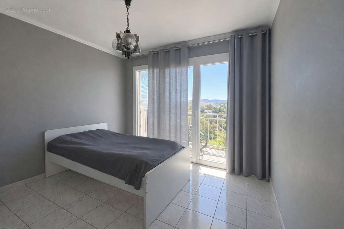 Appartement à MARSEILLE-11E