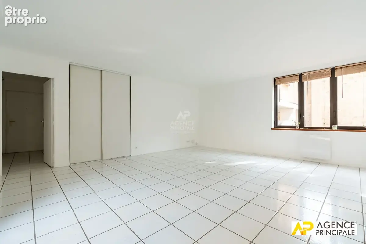 Appartement  4 pièce(s) - Ascenseur - terrasse - grand séjour - 78m² - photo 6