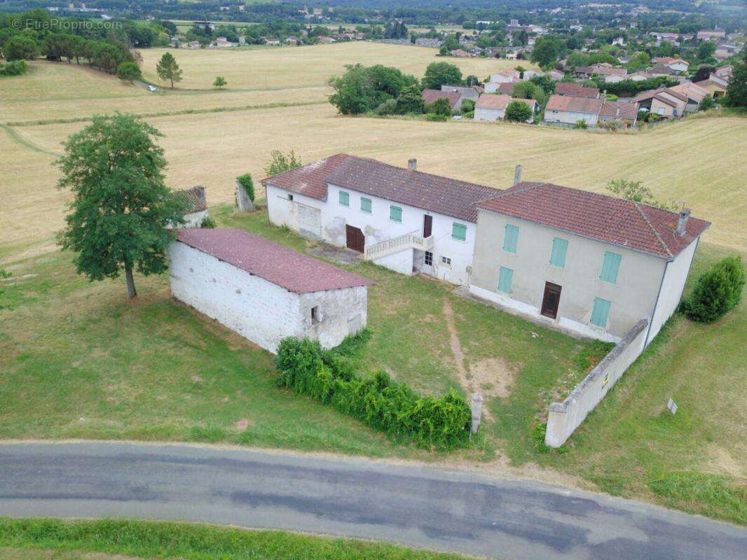 Maison à LAVARDAC