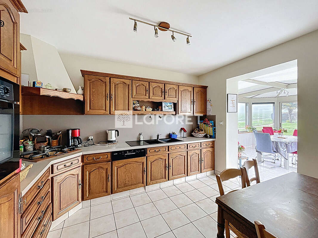 Maison à SAINT-JACUT-LES-PINS