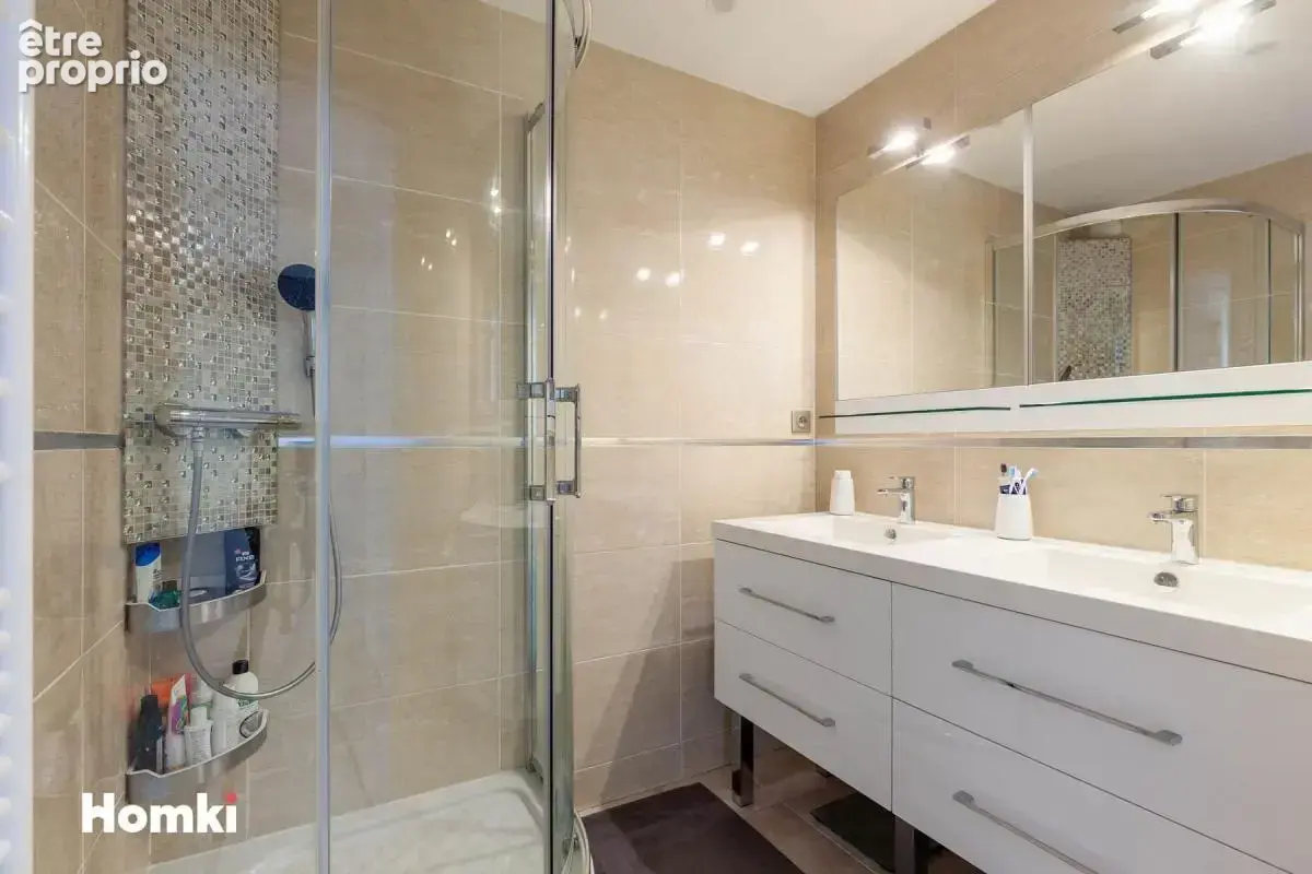 Appartement T3 de 67 m² à Marseille 13005, Rue Jules Gontard - photo 7
