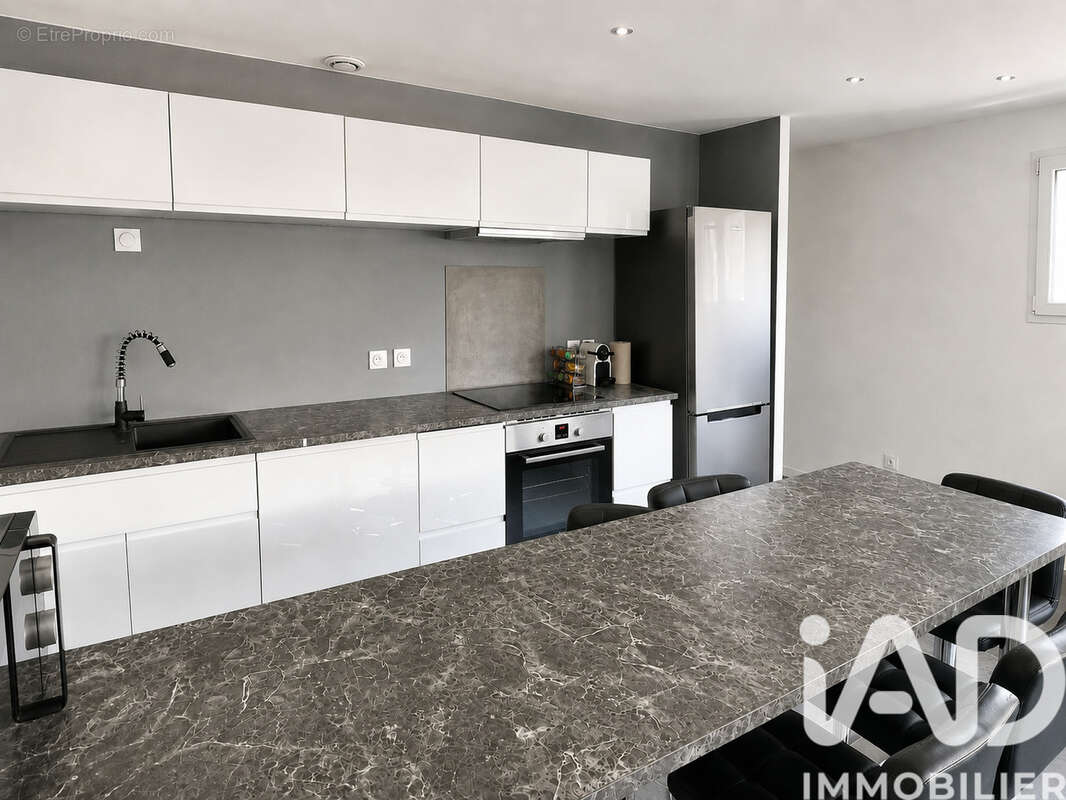 Maison 90 m² à Meyrieu-Les-Etangs  - photo 3