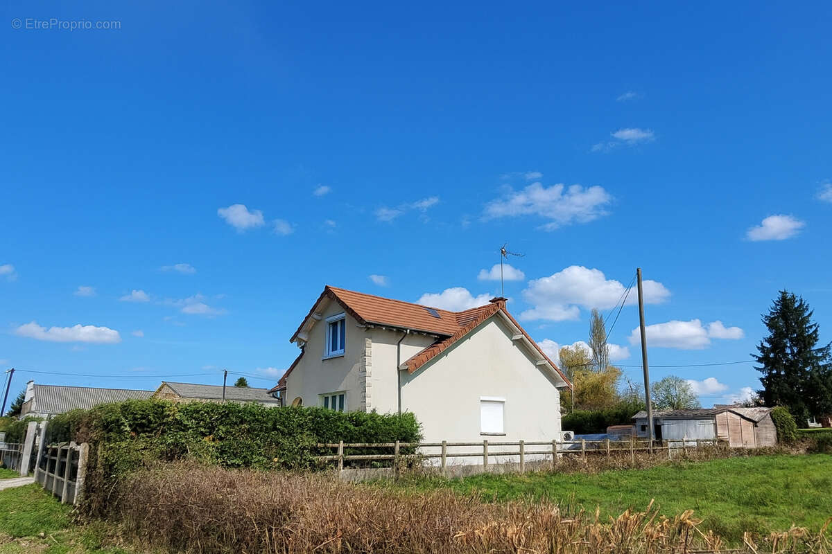 Maison à SALIGNY-SUR-ROUDON