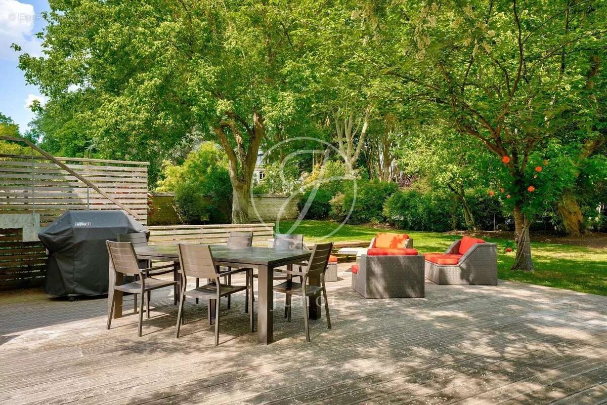 Maison à MAISONS-LAFFITTE