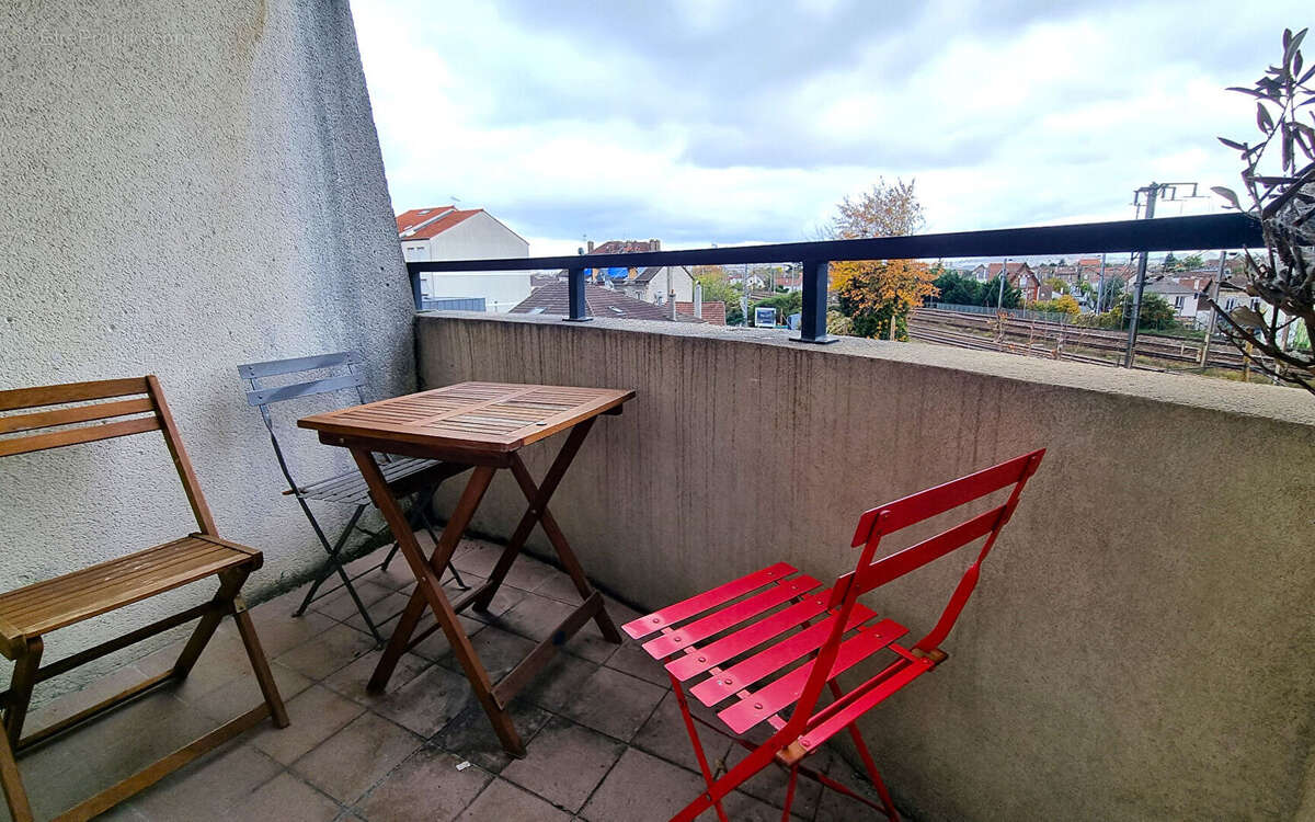 Appartement 2 chambres ** 1 min gare HOUILLES - photo 2