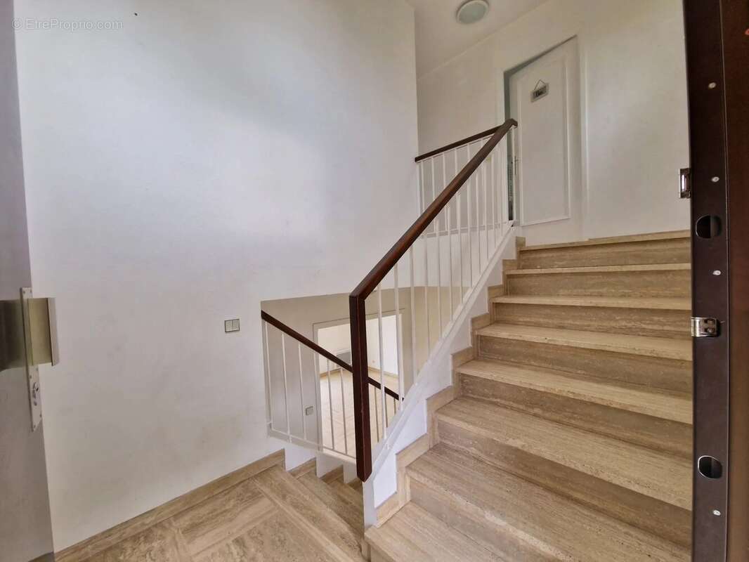 Appartement à VENCE