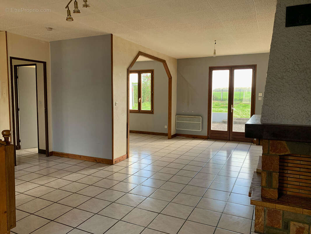 Maison à SAINT-LUBIN-DES-JONCHERETS