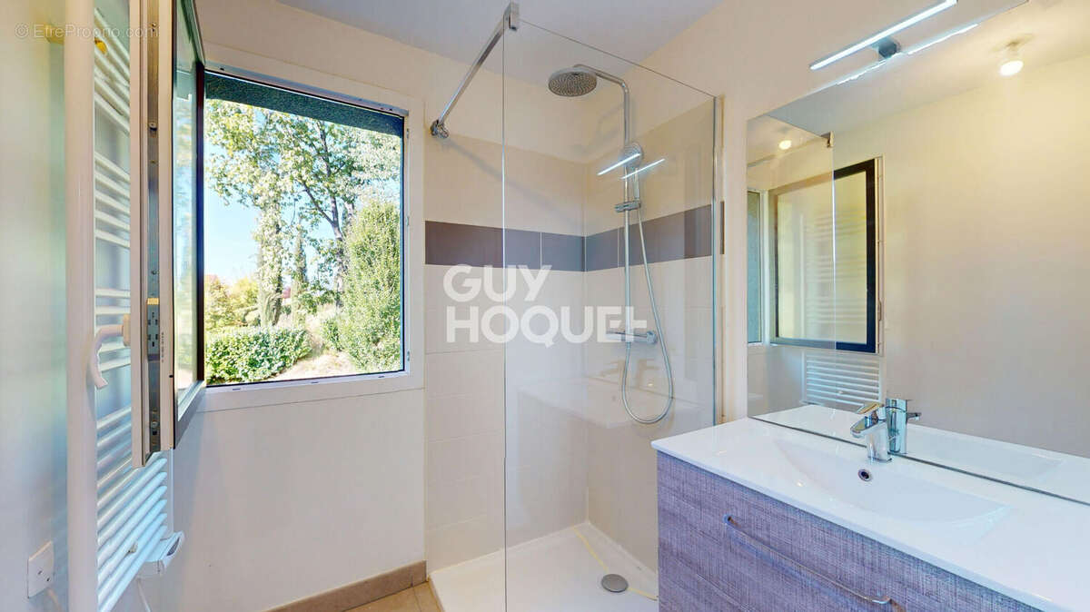 Appartement à MOUXY