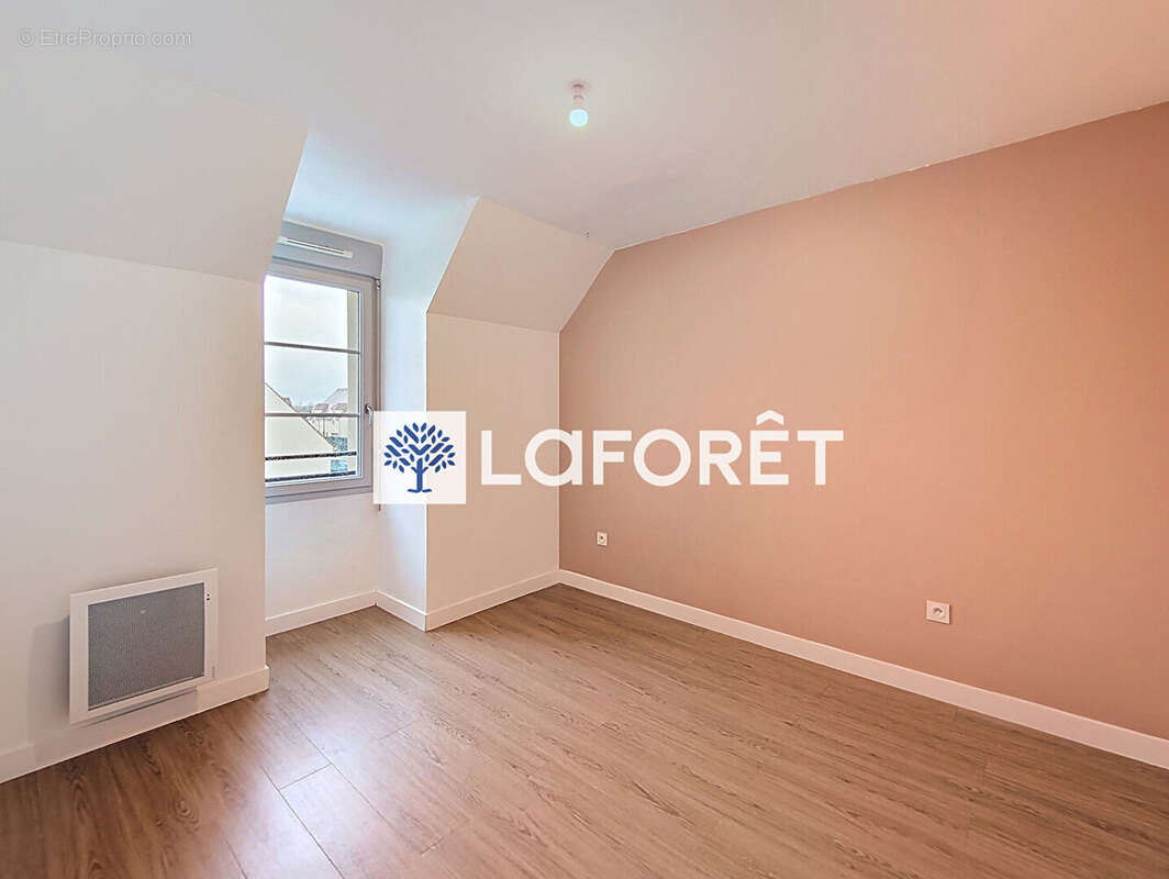 Maison à JOUY-LE-CHATEL