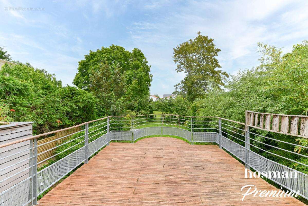 Charmante maison 6 pièces de 158 m² avec deux terrasses et jardin - À deux pas du Parc de Procé - photo 3