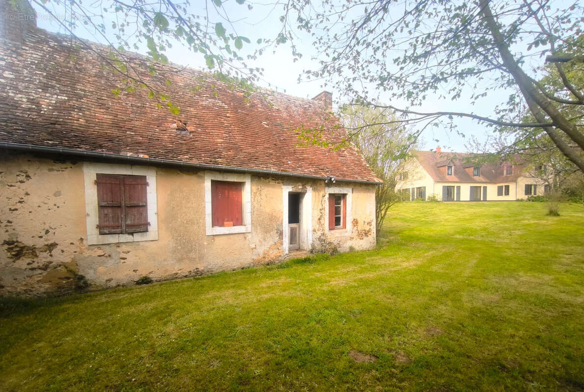 Maison à COULANS-SUR-GEE