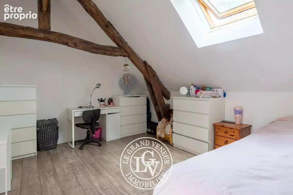 20 mn de larchant -  propriété comprenant deux longères rénovées - 8 chambres- 7 325 m² de terrain - photo 22