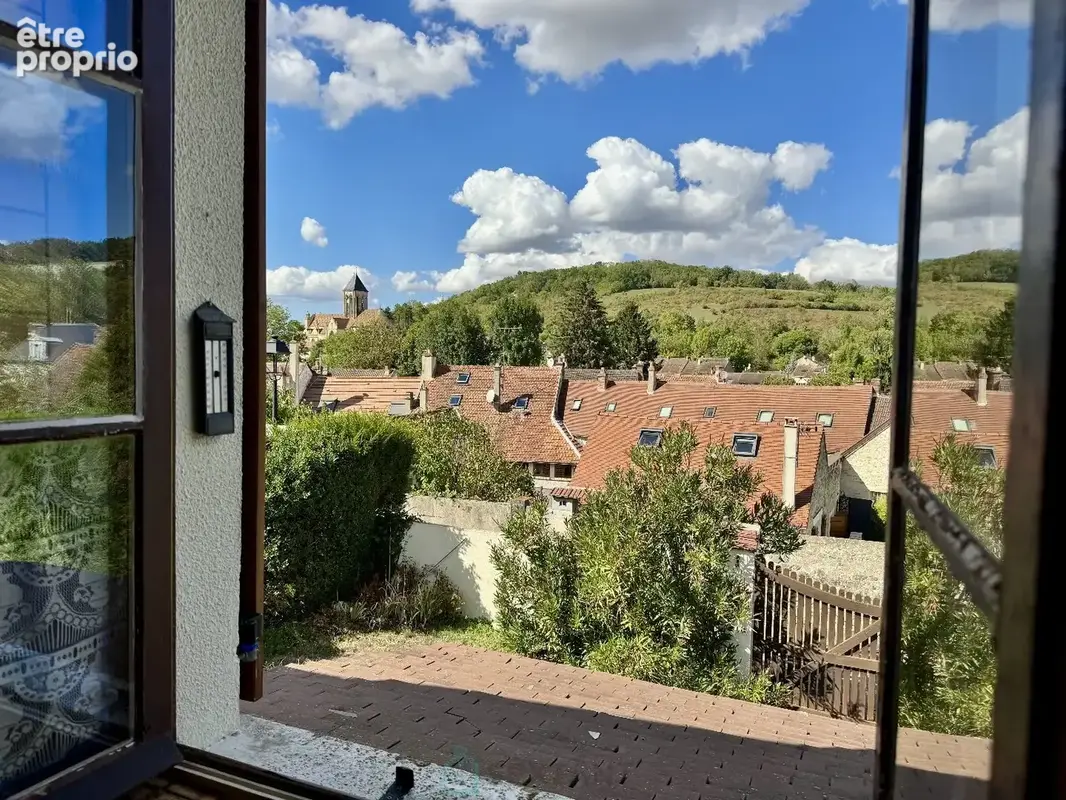 VÉTHEUIL  Maison individuelle avec jardin, garage et vue sur le village - photo 8