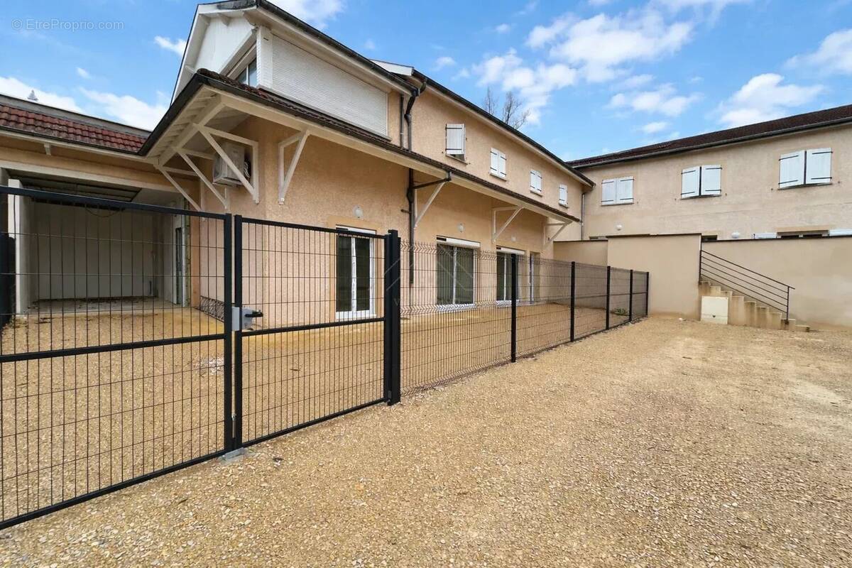 Appartement à TREPT