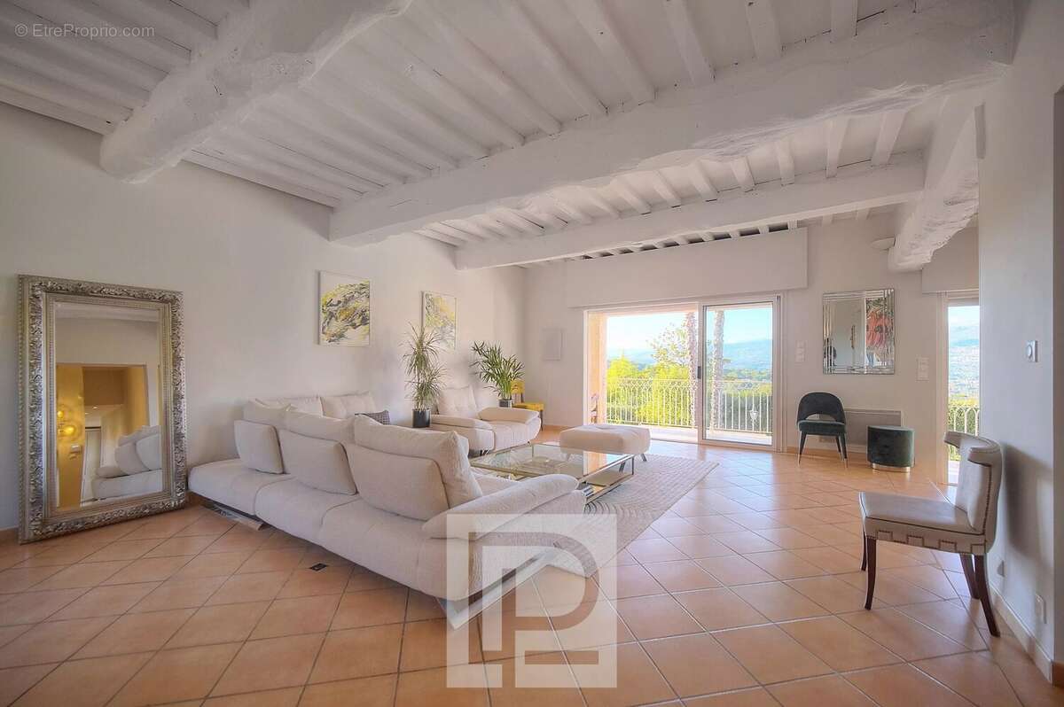 Très rare - Mougins Village - Propriété de charme avec potentiel et vue panoramique - photo 19