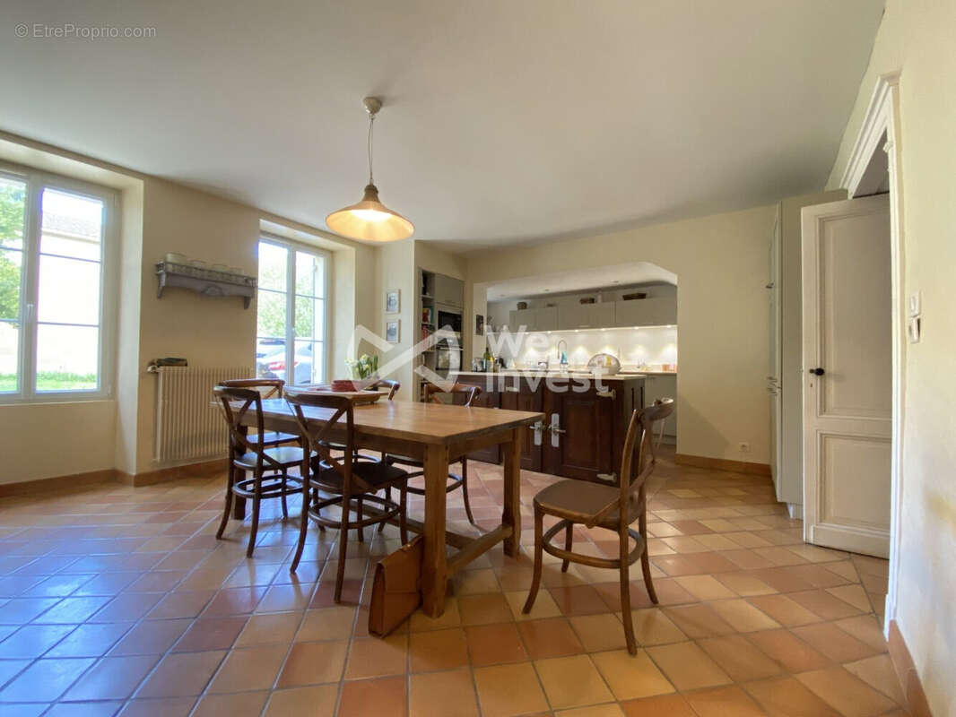 Maison à BAYON-SUR-GIRONDE