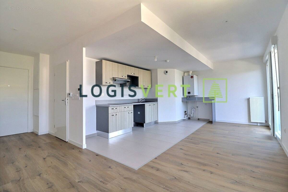 Appartement 90 m² à Bievres  - photo 2