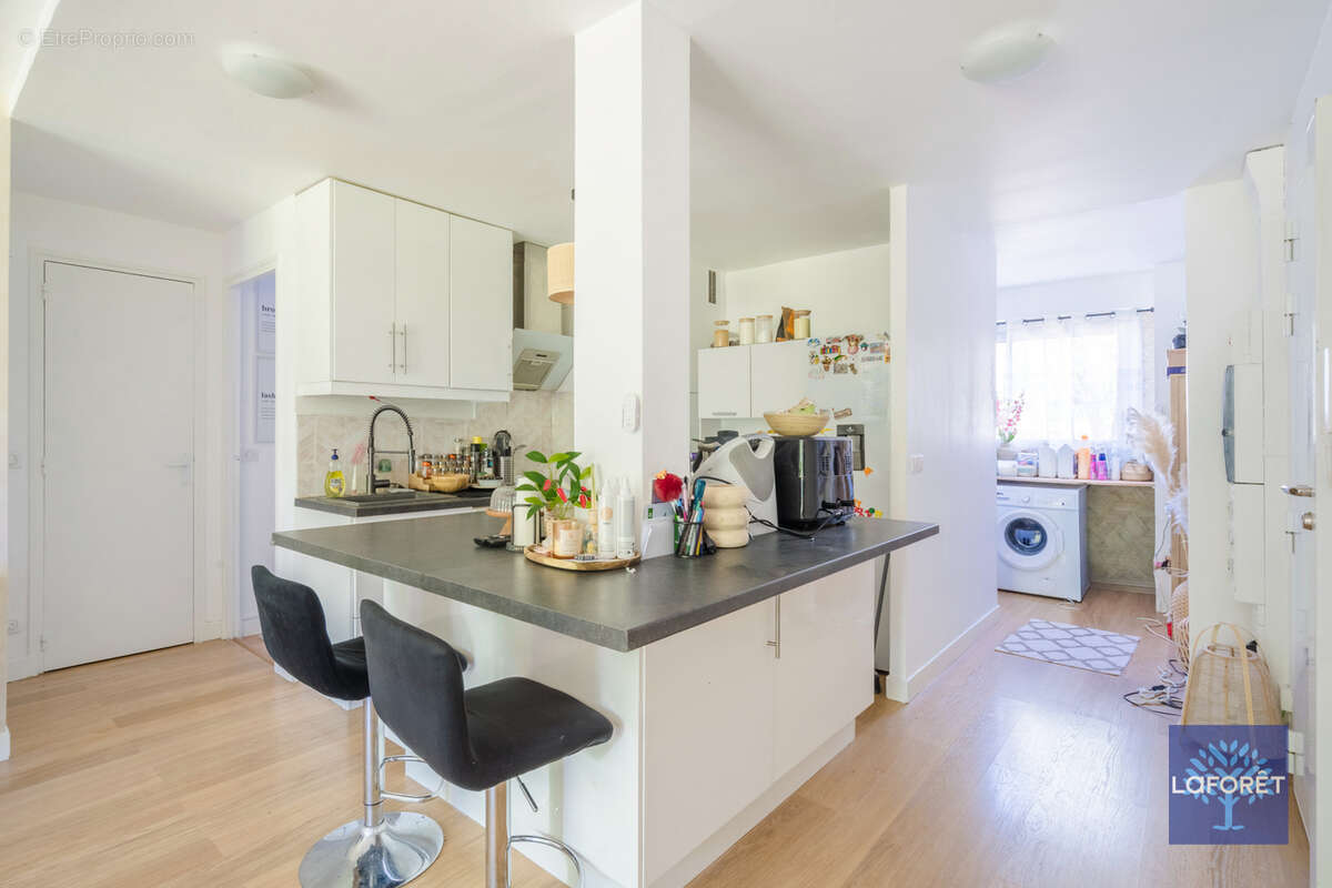 Appartement à LES PAVILLONS-SOUS-BOIS