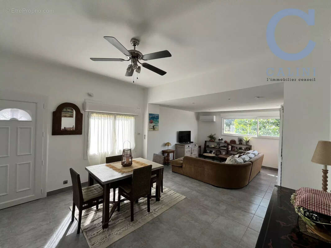 Maison à LA CALMETTE