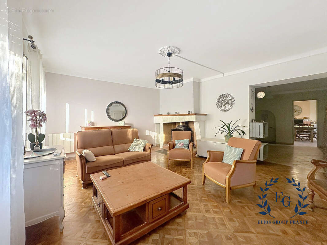 Maison à BESSE-SUR-ISSOLE