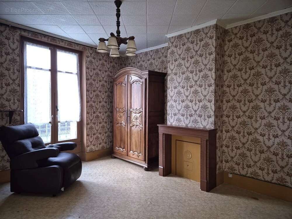 Maison à BEAUNE-LA-ROLANDE