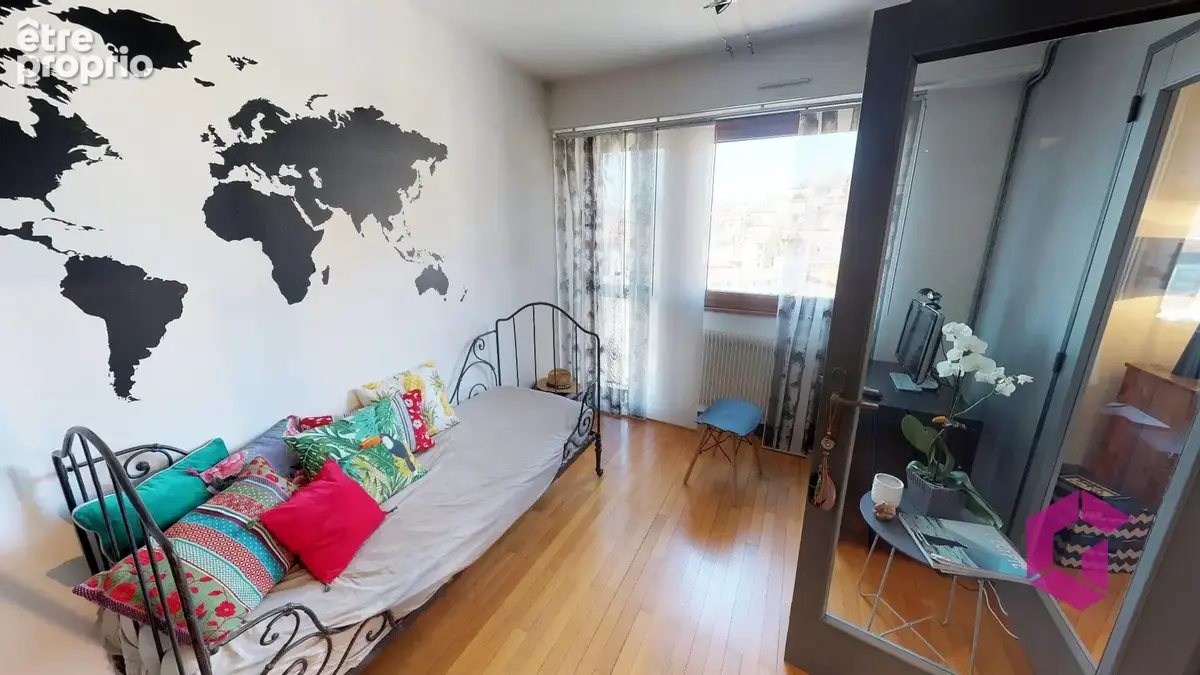 EXCLUSIVITE ! bel Appartement T4/T5 avec une architecture originale avec 2 balcons, cave et box , habitable de suite - photo 22