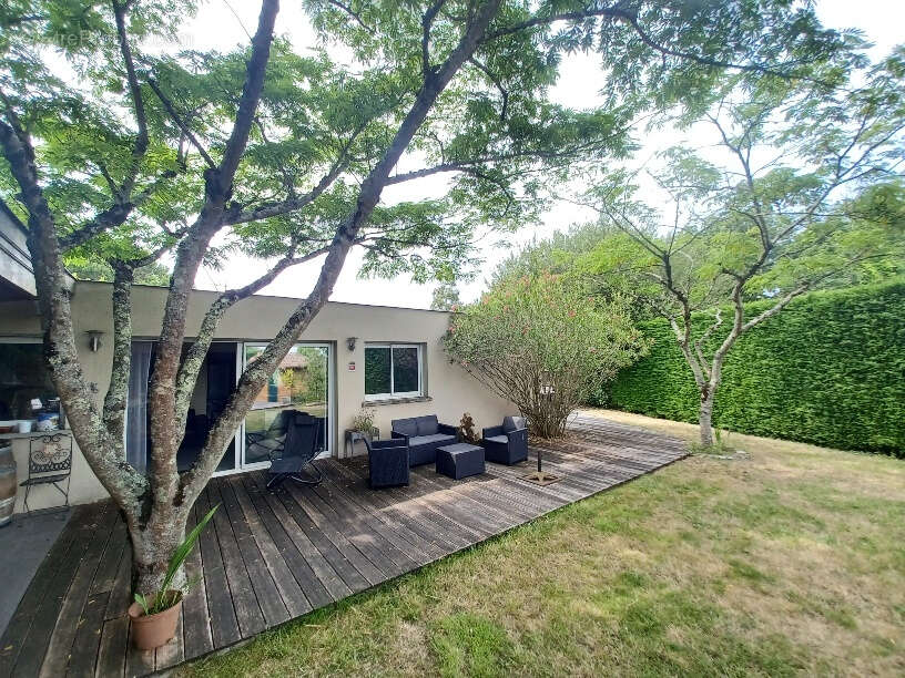 Maison à AMBARES-ET-LAGRAVE