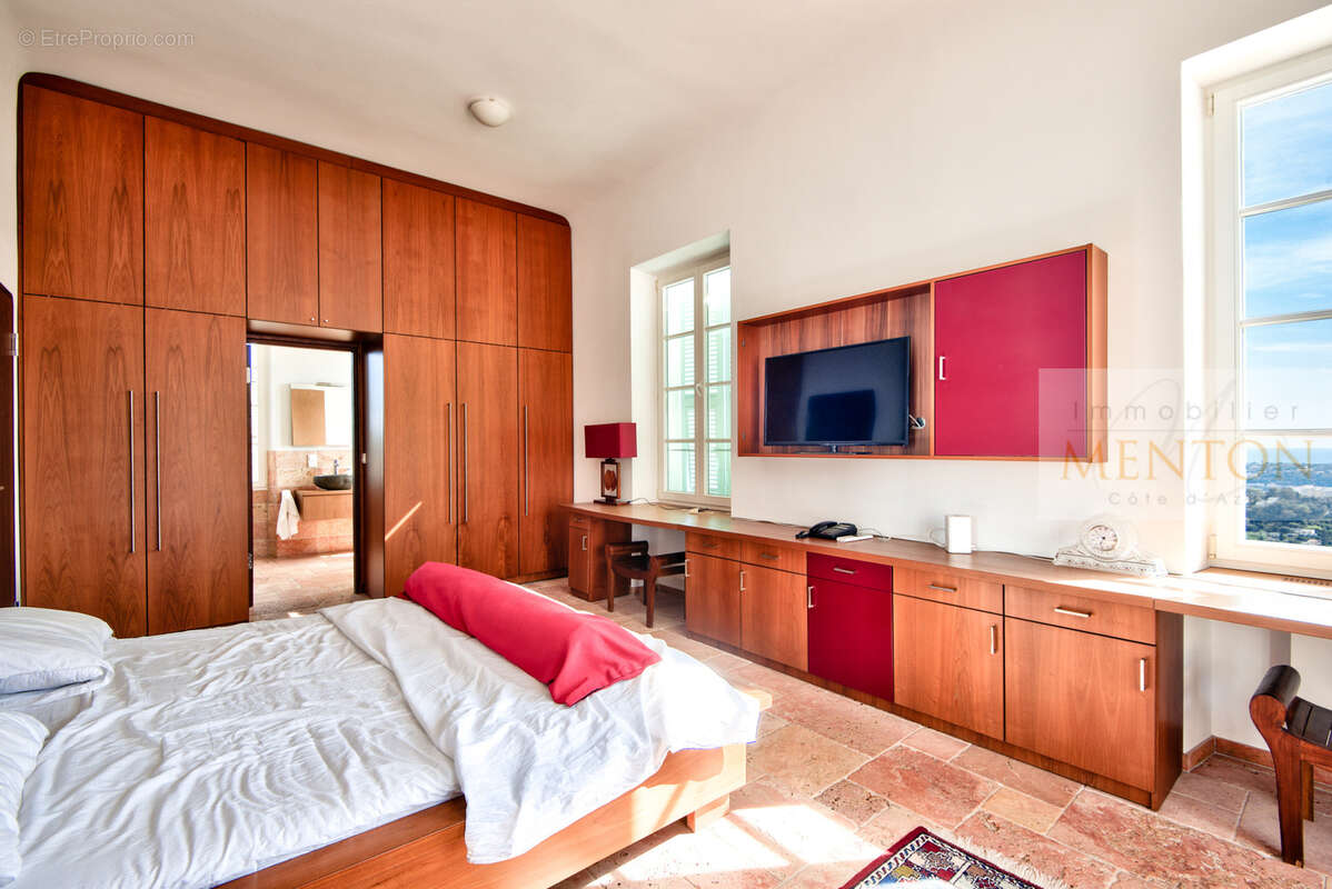 Menton - quartier  annonciade -  3 villas - vue panoramique mer - piscine 1800m terrain  - parkings - photo 25