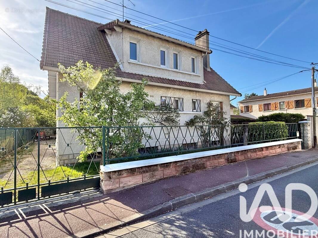 Photo 1 - Maison à CHILLY-MAZARIN