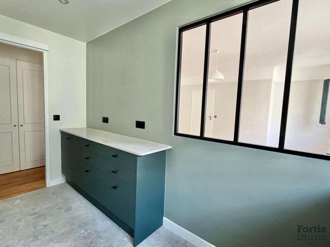 Appartement à PARIS-7E