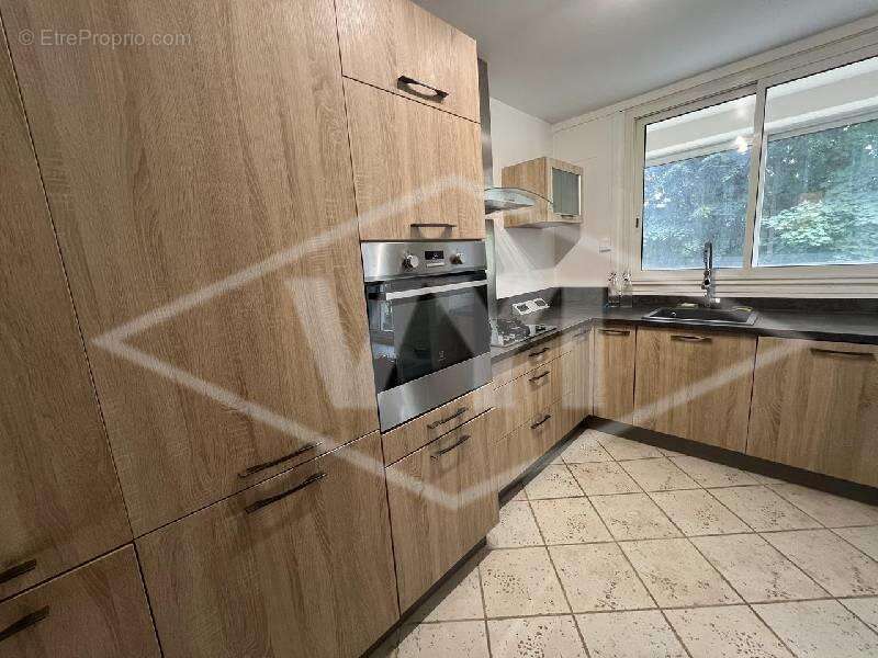 Appartement à COMBS-LA-VILLE