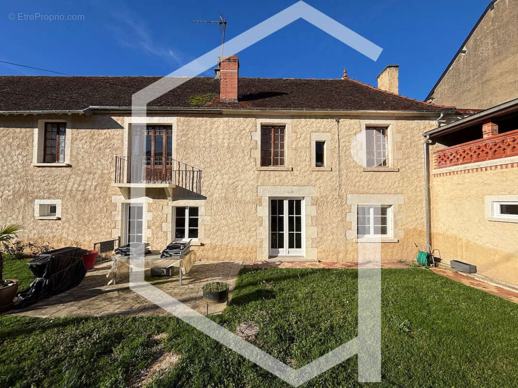 Maison à DONZY