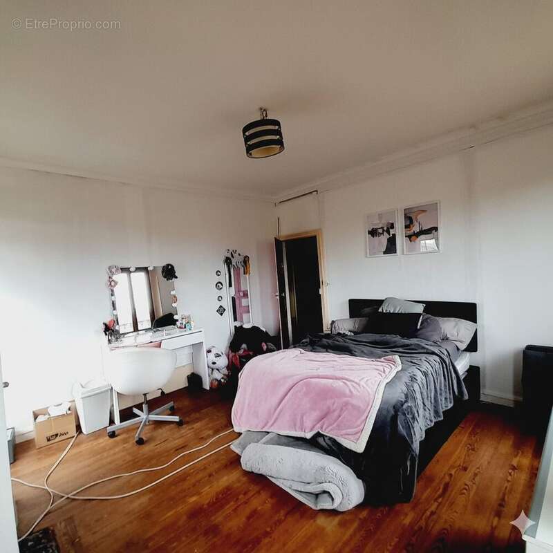 Maison à VILLENEUVE-SUR-YONNE