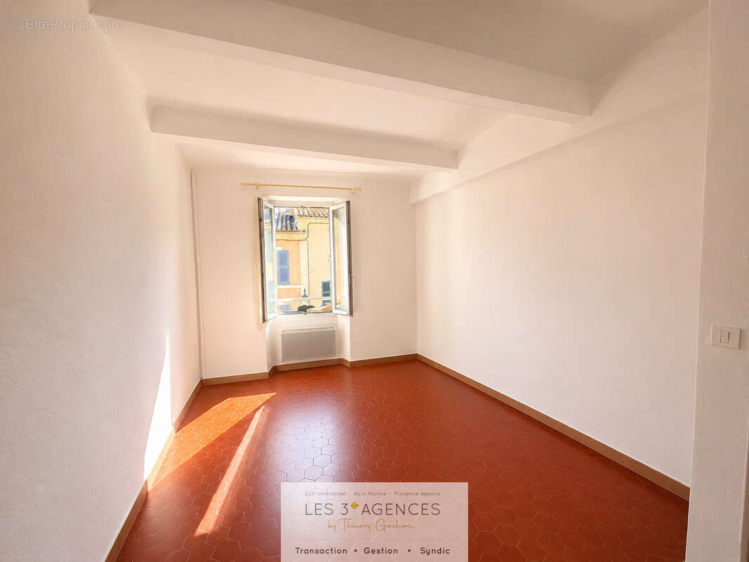 Immeuble de rapport en monopropriété   cœur du village de la garde-freinet - photo 9