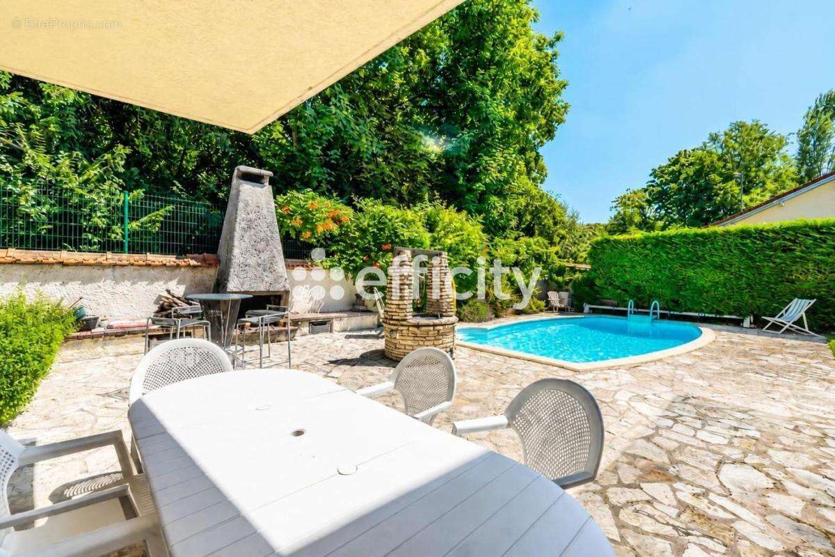 Maison 140 m² à Creteil  - photo 2