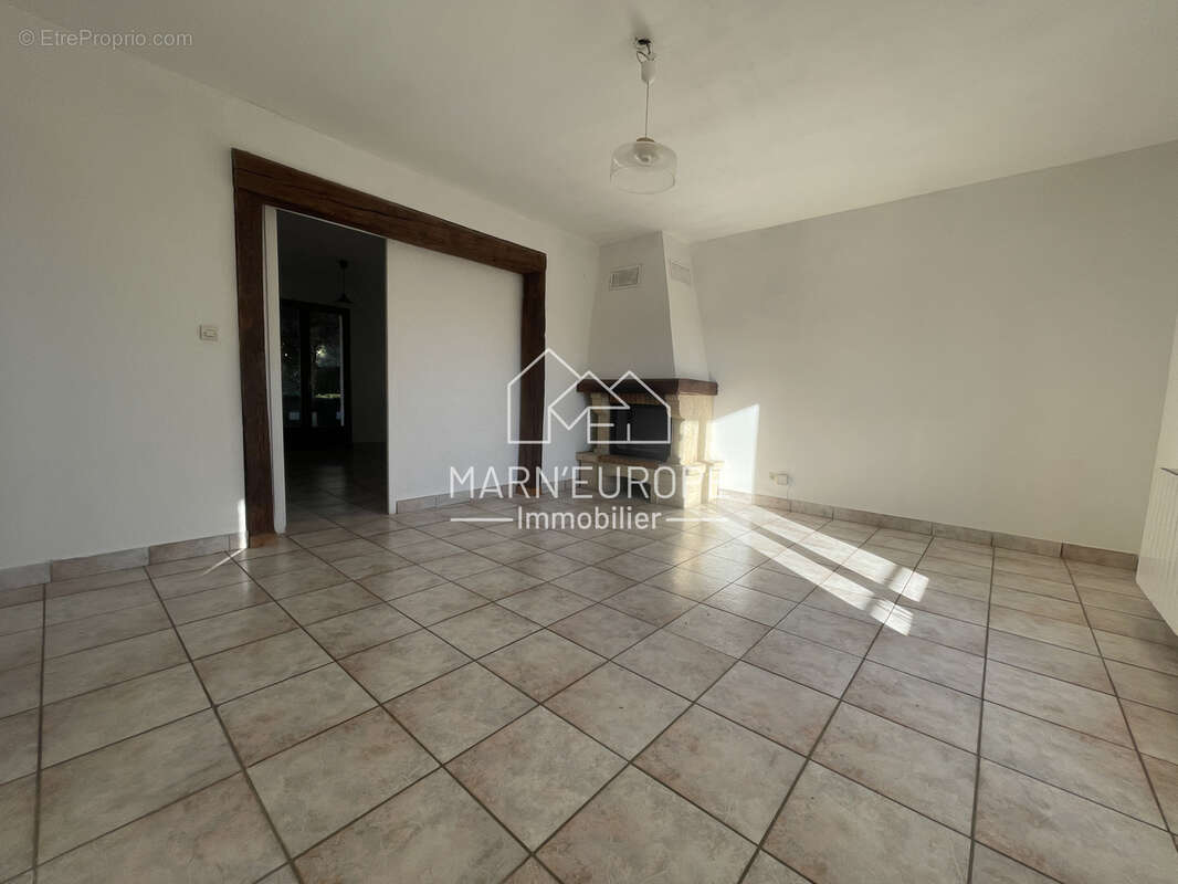 Appartement à VILLIERS-SUR-MORIN