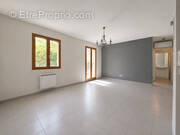 Appartement à BONNE