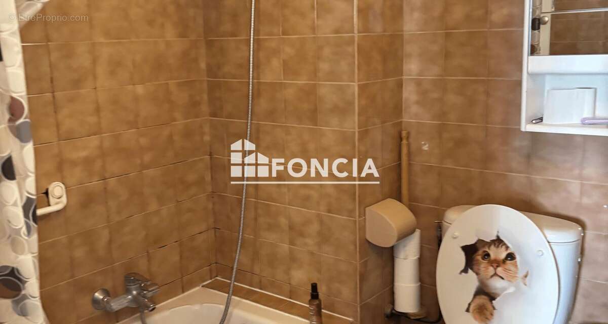 Appartement à SAINT-LAURENT-DU-VAR