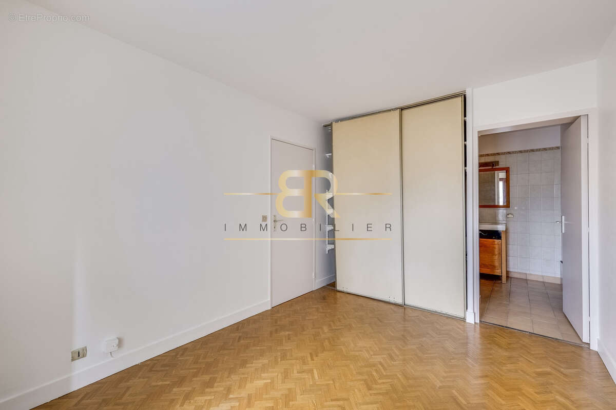 Appartement à PARIS-20E