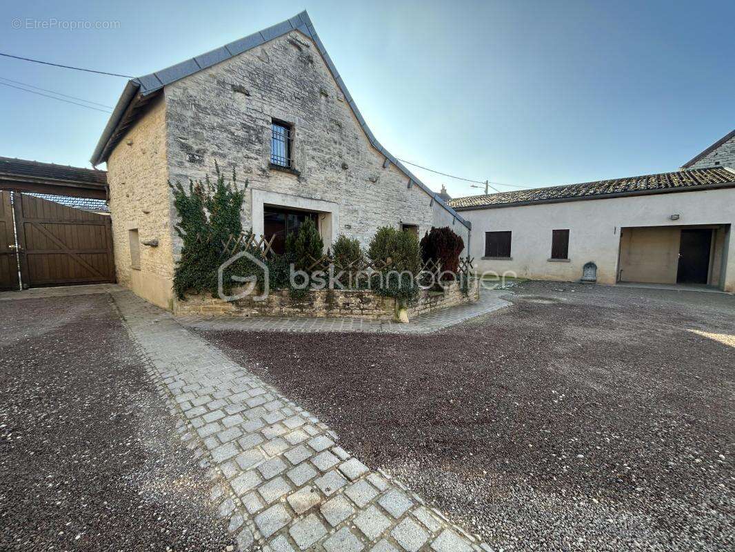 Maison en pierre 109 m² - photo 11